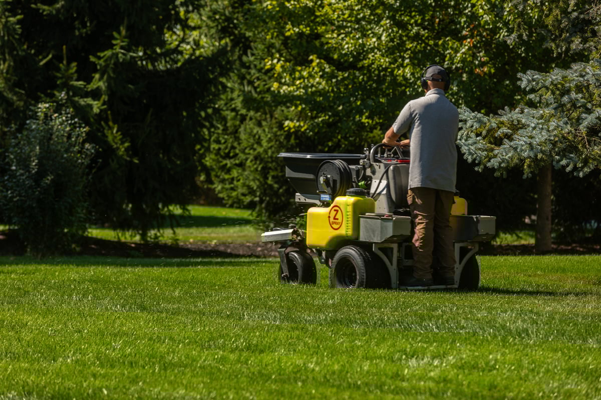 applying granular fertilizer in the fall