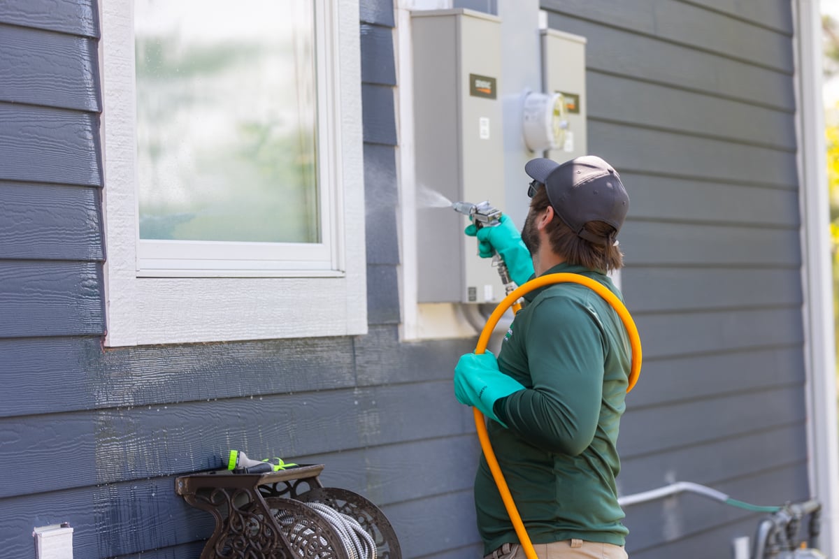 perimeter pest control home window spray application 3